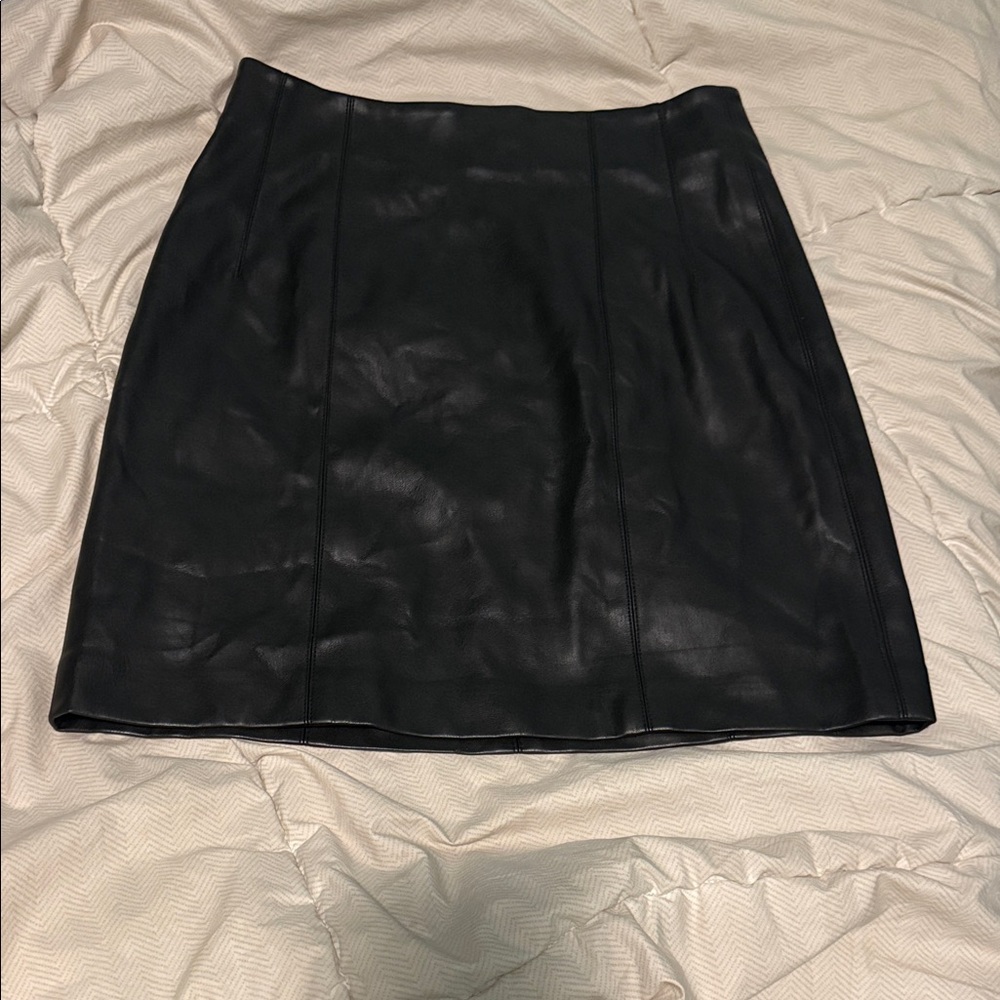 Versona Black Mini Skirt